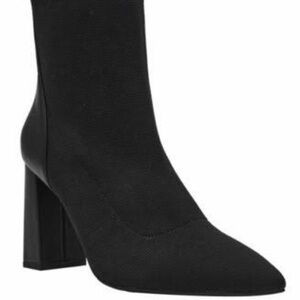 Wild Pair Iiskraa Pointy Toe Knit Booties